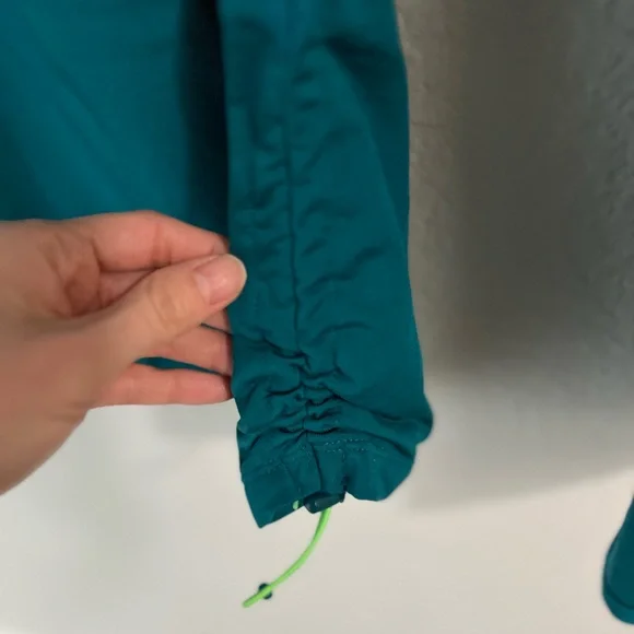 Athleta Alacrity Half Zip Pullover Teal Green Small Plush Tech, Adjustable Sides - Picture 6 of 9